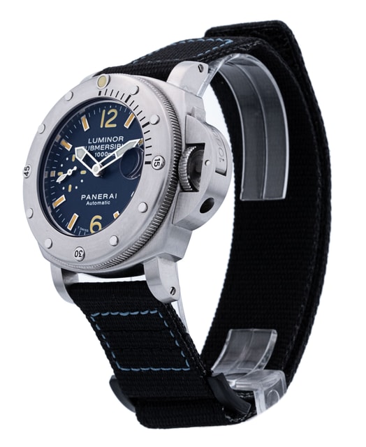 Panerai Luminor Submersible PAM00087 Image 2